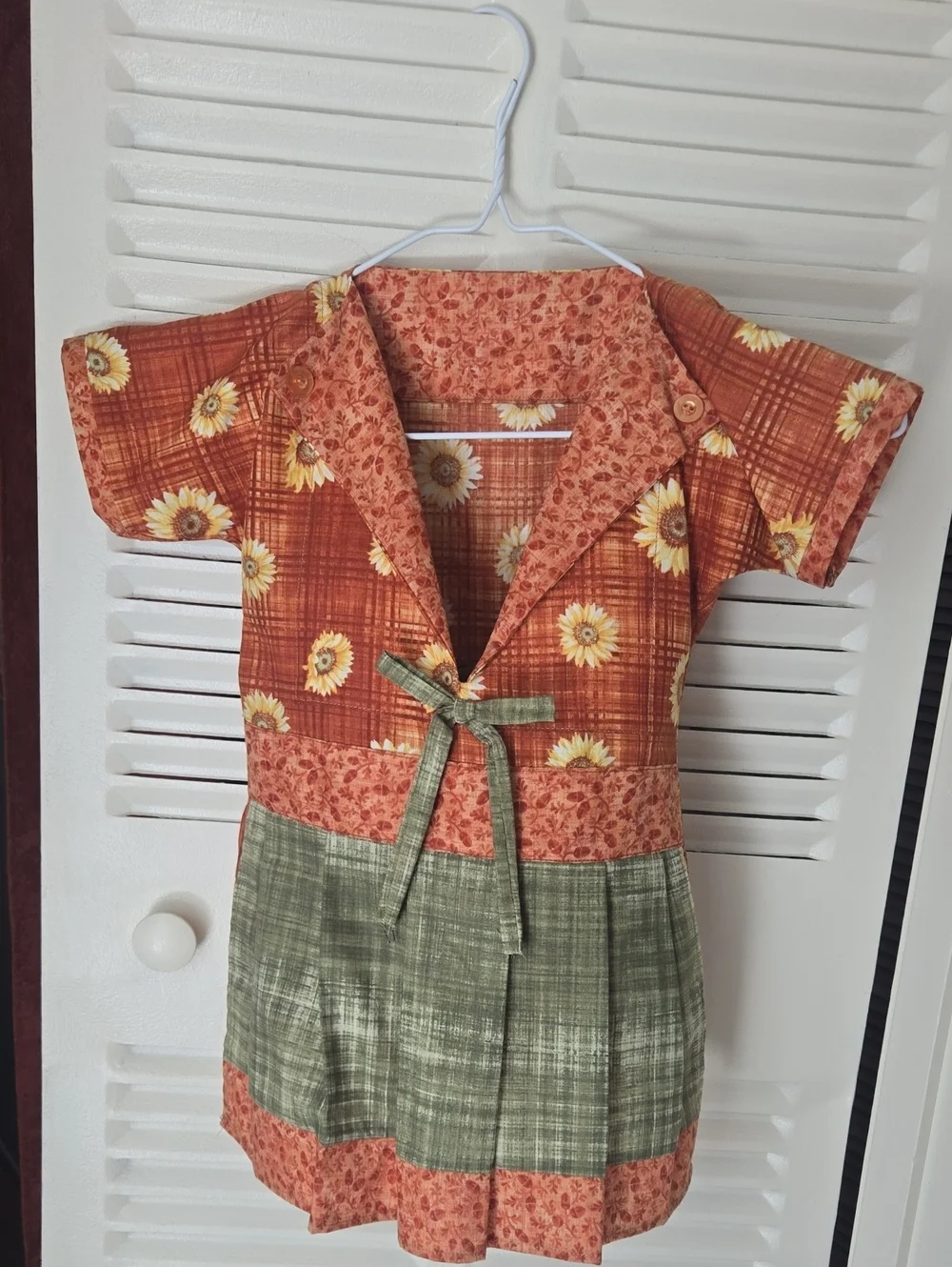 Sunflower Print. Grocery Or Miscellaneous holder.